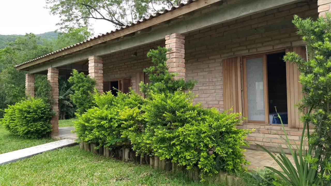 Recanto Dos Compadres - Hospedagem Praia Grande  Exterior photo